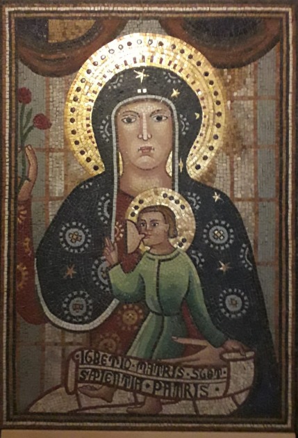 La Madonna di Re in mosaico